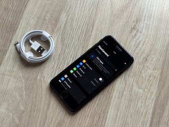 Apple iPhone SE 2. Generace 64Gb - Černý - TOP - 2