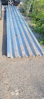 Trapézové plechy železné pozink 9 kusů , 700/ kus - 2