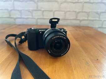 Sony Alpha A5000 - 2