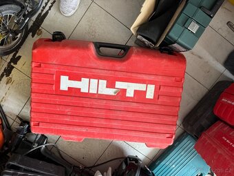 ROZBRUSOVACI PILA S ODSÁVÁNÍM HILTI DCH 300 - 2