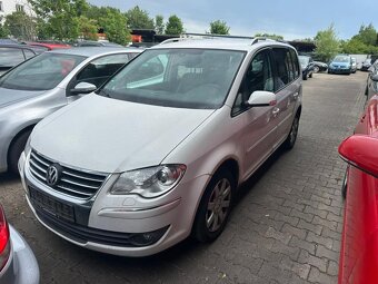VW TOURAN 2,0 TDi RV 2009 = 7. SEDADEL ZA 59000 KČ - 2