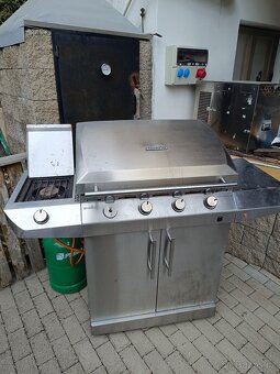 NEREZOVÝ GRIL CHARBROIL - 2