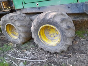 John Deere timberjack kola - 2