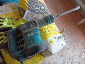 kladivo makita HK 1820 - 2