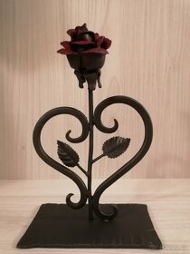 Kovaná růže v srdíčku - 2