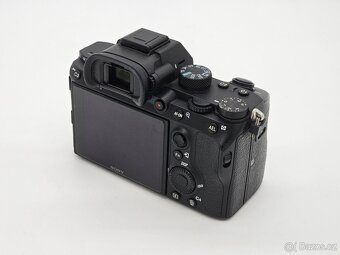 Sony A7 III + 32 gb karta + extra baterie - 2