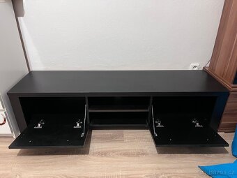 Skříňka pod televizi - 2
