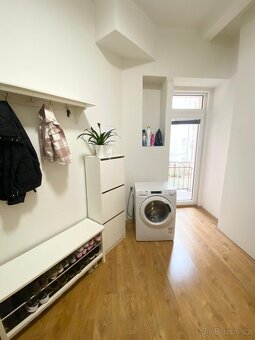 Dva botníky a police s věšáky, IKEA - 2