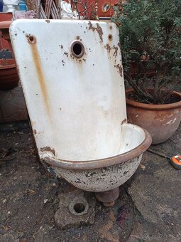 Stará litinová výlevka - 2