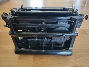 Starožitný psací stroj - 2