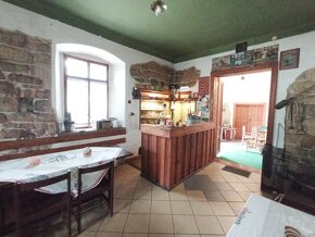 Prostorný dům – vhodný k přestavbě na bytový dům, Žireč - 2