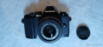 Olympus OM-D E-M10 a objektiv 14-42mm m4/3 - 2