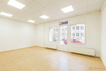Pronájem obchodních a skladovacích prostor na frekventovaném - 2