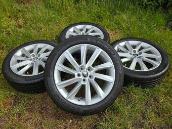 Kompletní letní Alu kola Šk. STRATOS - 205/50 R17 XL - 5x100 - 2
