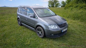 VW Touran 2,0 Tdi automat - 2