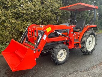 Japonský malotraktor Kubota GL241 s čelním nakl. - 2