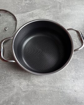 ONYX COOKWARE™ HYBRIDNÍ NEPŘILNAVÝ KASTROL - 2