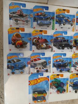 Hot wheels za 28 nerozbalených autíček dle fotek - 2