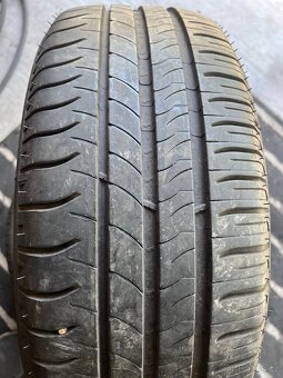 Letni dvě pneu Michelin 195/55 R16 dezén 8mm - 2