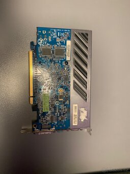 Radeon HD 2400 XT - 2
