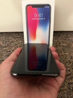 Apple iPhone X 64gb. Originalni stav - 2