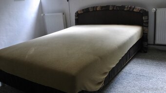 Manželskou postel - 2