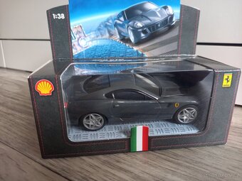 5ks modelů Ferrari Shell V-power 1:38 - 2