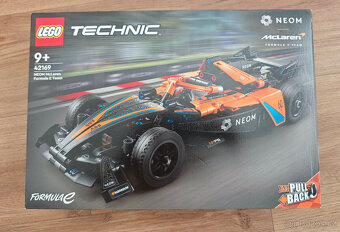 nové LEGO Technic 42169 NEOM McLaren Formula E - 2