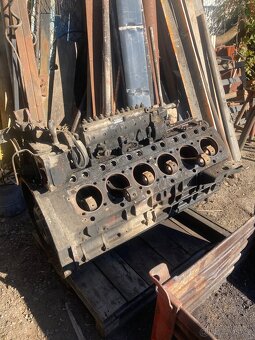 Blok motoru tatra 138 V12 - 2