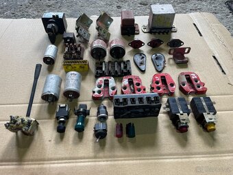 Wartburg 353 1.0i 37kW Rok 1975 a 1986 Náhradní díly - 2