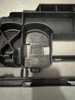 Audi a4 b6 pod maska 8K0807233G - 2