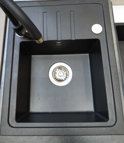 Granitový dřez 55 x 44 cm s baterií a sifonem - 2