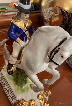Prodám: Porcelánová figurka jezdce. Originál. Jezdec od Frie - 2