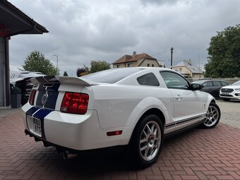 Ford Mustang 5.4 GT 500 SHELBY 335kW Manuál 33 107 Km Xenony - 2
