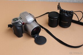 Prodám zrcadlovku Olympus iS-200 + objektiv 52mm - 2