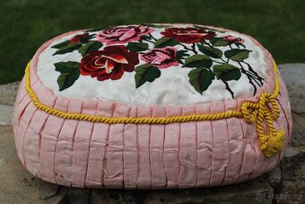 Vyšívaný polštář - 2