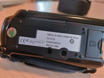 4 K Nová videokamera s příslušenstvím. - 2