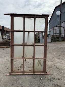 Tovární okno 44 - 2