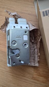 Originální elektrický zámek dveří (levý) - Iveco - 2