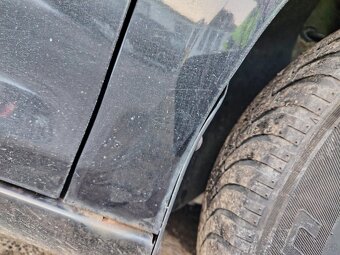 prodám přední blatníky na VW Golfa 5 Variant - 2