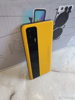 Realme GT 5G - 2