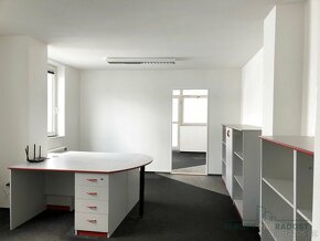 Kanceláře s výrobním, skladovým prostorem k pronájmu v obci  - 2