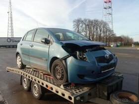 Toyota Yaris 1,3-64Kw--2006--náhradní díly - 2