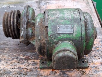 Elektromotor z převodovkou - 2
