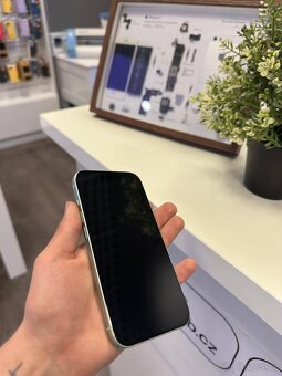 iPhone 15 128GB Zelený Záruka - 2
