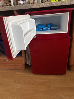 Používaná mini lednice s mrazákem - 2