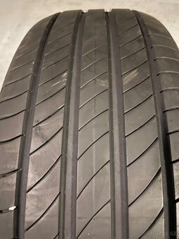 Sada 4ks letni pneu Michelin 215/60/17 85% - 2