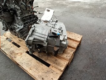 PŘEVODOVKA - VOLVO V70 - 2,4D D5 120KW - 2