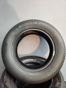 celoroční pneu Michelin Crossclimate v rozměru 195/65 R15 - 2