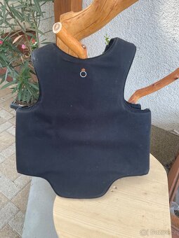 Prodám ochrannou jezdeckou vestu zn. Fouganza - 2